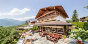 Отель Apartments Tirolerhof  Нац-Шавэс